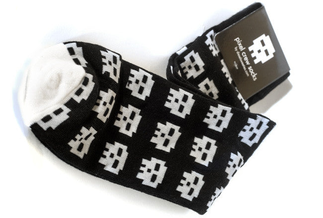 Pixel Skull Socks Accessories DS   